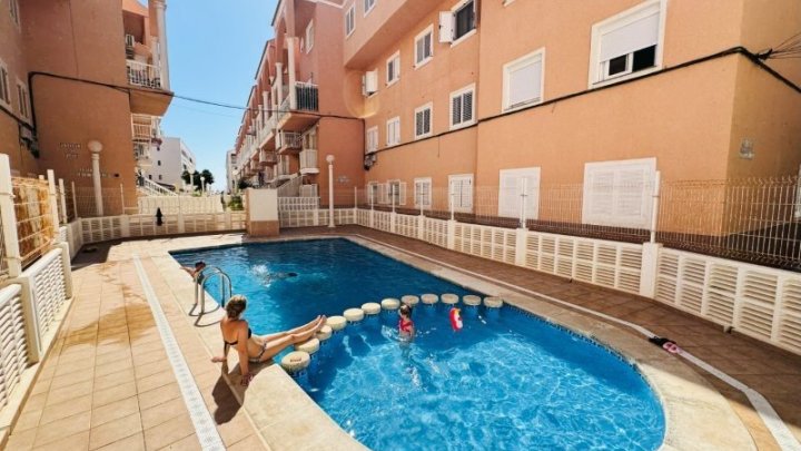 Appartement mit 2 Schlafzimmern, 1 Bad, Tiefgaragenstellplatz und Gemeinschaftspool nur 150 m vom Strand