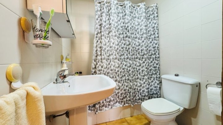 Appartement mit 2 Schlafzimmern, 1 Bad, Tiefgaragenstellplatz und Gemeinschaftspool nur 150 m vom Strand