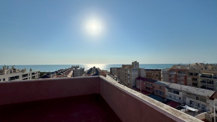 Appartement mit 2 Schlafzimmern, 1 Bad, Tiefgaragenstellplatz und Gemeinschaftspool nur 150 m vom Strand