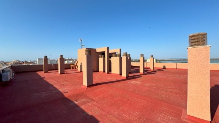 Appartement mit 2 Schlafzimmern, 1 Bad, Tiefgaragenstellplatz und Gemeinschaftspool nur 150 m vom Strand