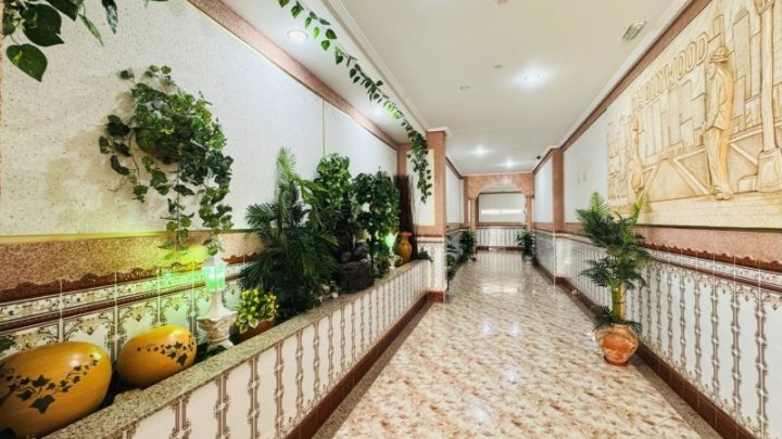 Penthouse-Wohnung mit 2 Schlafzimmern, 2 Bädern und Tiefgaragenstellplatz nur 200 m vom Strand