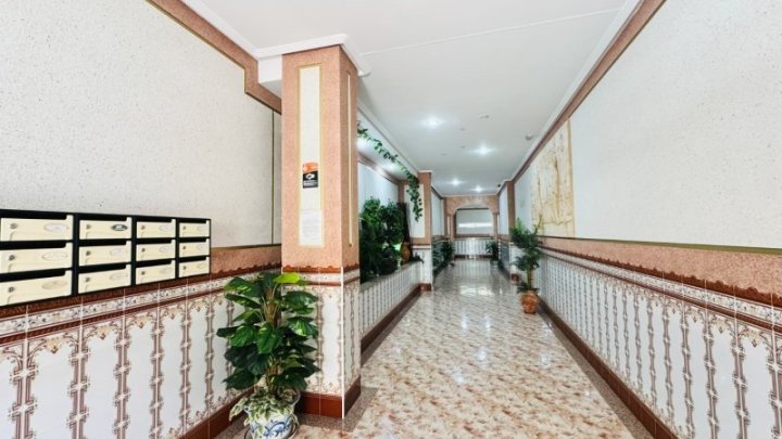 Penthouse-Wohnung mit 2 Schlafzimmern, 2 Bädern und Tiefgaragenstellplatz nur 200 m vom Strand