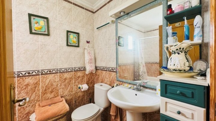 Penthouse-Wohnung mit 2 Schlafzimmern, 2 Bädern und Tiefgaragenstellplatz nur 200 m vom Strand
