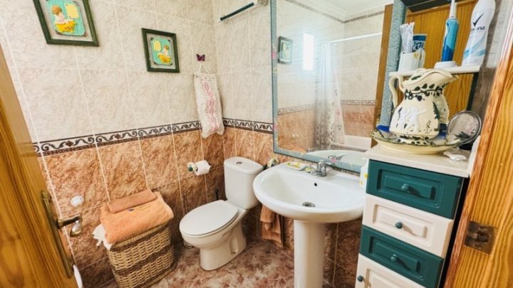 Penthouse-Wohnung mit 2 Schlafzimmern, 2 Bädern und Tiefgaragenstellplatz nur 200 m vom Strand