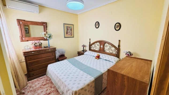 Penthouse-Wohnung mit 2 Schlafzimmern, 2 Bädern und Tiefgaragenstellplatz nur 200 m vom Strand