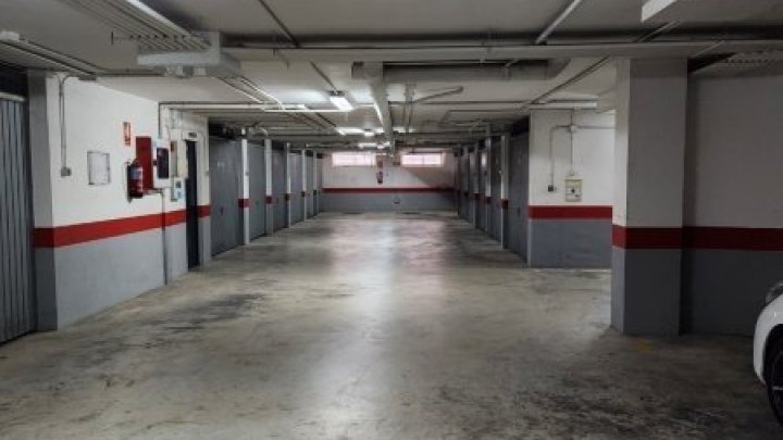 Penthouse-Wohnung mit 2 Schlafzimmern, 2 Bädern und Tiefgaragenstellplatz nur 200 m vom Strand