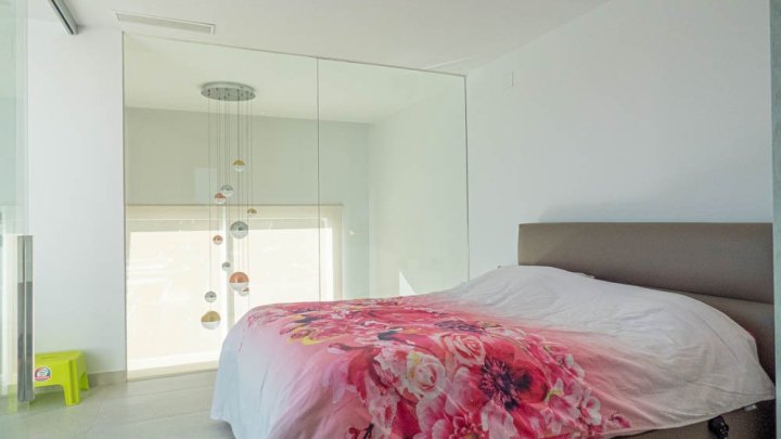 Beeindruckende moderne Villa mit 3 Schlafzimmern, 2 Bädern, Dachterrasse und Gemeinschaftspool im La Finca Golf und Spa Resort