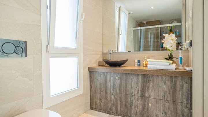 Beeindruckende moderne Villa mit 3 Schlafzimmern, 2 Bädern, Dachterrasse und Gemeinschaftspool im La Finca Golf und Spa Resort