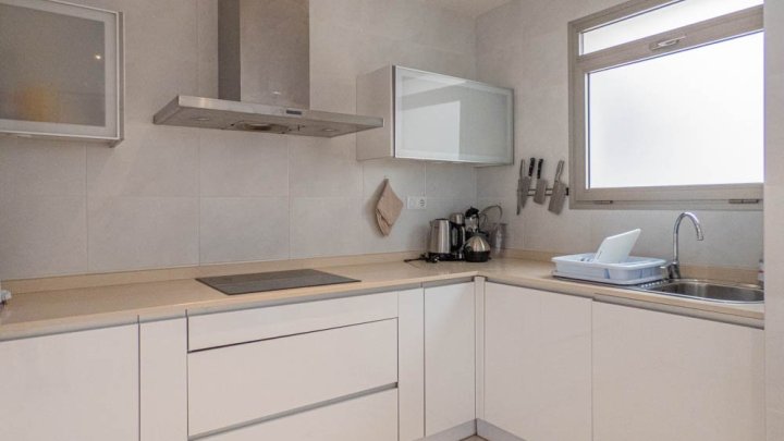 Fantastisches Appartement mit 4 Schlafzimmern, 2 Bädern, großer Terrasse, Meerblick und Gemeinschaftspool