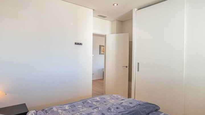 Fantastisches Appartement mit 4 Schlafzimmern, 2 Bädern, großer Terrasse, Meerblick und Gemeinschaftspool