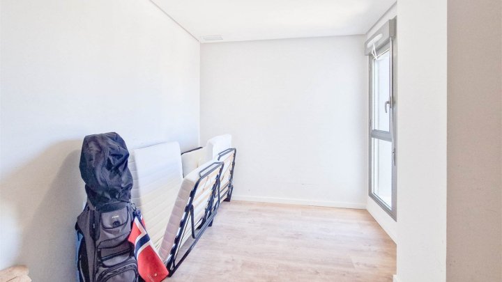 Fantastisches Appartement mit 4 Schlafzimmern, 2 Bädern, großer Terrasse, Meerblick und Gemeinschaftspool