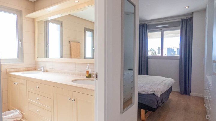 Fantastisches Appartement mit 4 Schlafzimmern, 2 Bädern, großer Terrasse, Meerblick und Gemeinschaftspool