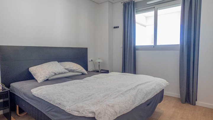 Fantastisches Appartement mit 4 Schlafzimmern, 2 Bädern, großer Terrasse, Meerblick und Gemeinschaftspool