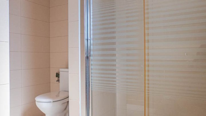 Fantastisches Appartement mit 4 Schlafzimmern, 2 Bädern, großer Terrasse, Meerblick und Gemeinschaftspool