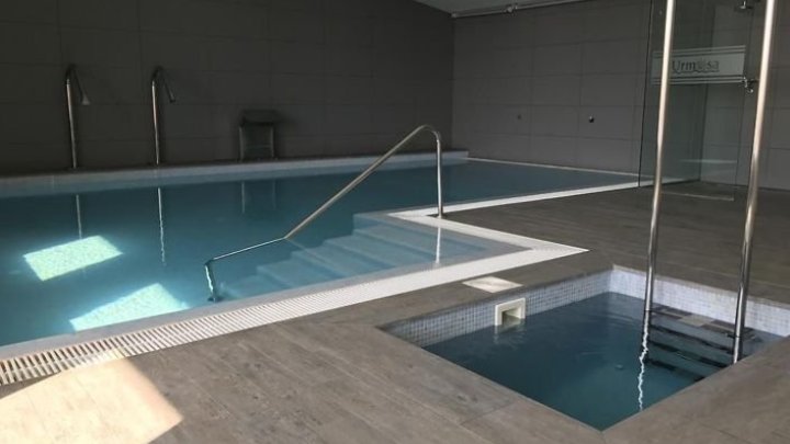 Fantastisches Appartement mit 4 Schlafzimmern, 2 Bädern, großer Terrasse, Meerblick und Gemeinschaftspool