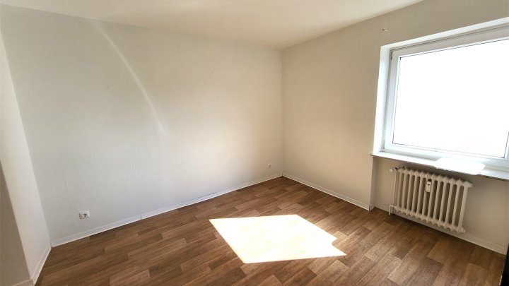 Ab sofort: Nette 2- Zimmer Wohnung, nur 250 Meter zum kleinen Eutiner See - OTTO STÖBEN GmbH