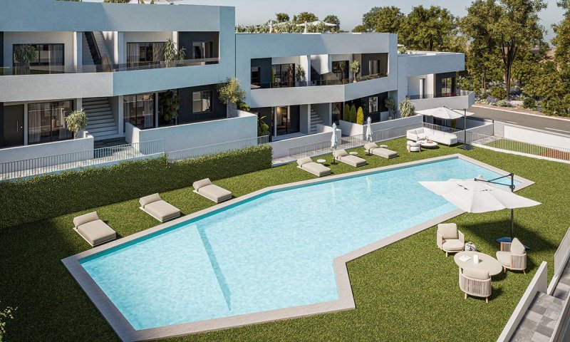 Komfortable Obergeschoss-Wohnungen mit 3 Schlafzimmern, 2 Badezimmern, privater Dachterrasse und Gemeinschaftspool