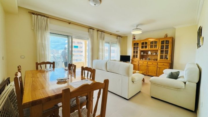 Appartement mit 4 Schlafzimmern und 2 Bädern in 1. Strandlinie