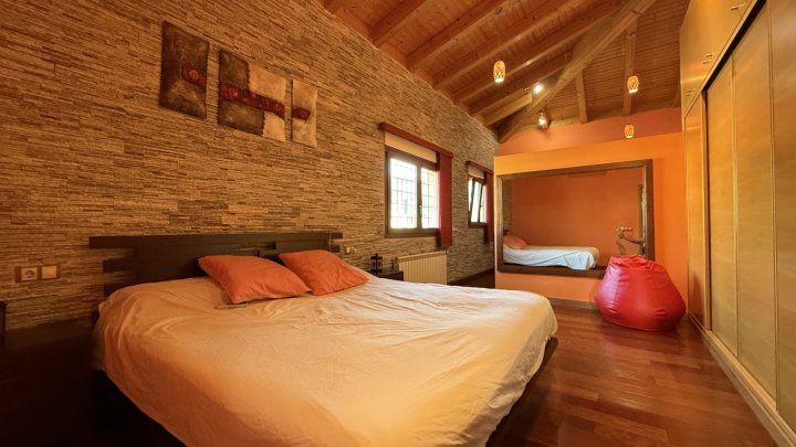 Exklusive Villa im mediterranen Stil, die Luxus, Energieeffizienz und hochwertige Materialien vereint