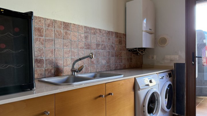 Exklusive Villa im mediterranen Stil, die Luxus, Energieeffizienz und hochwertige Materialien vereint