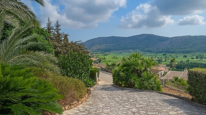 Villa in La Sella mit 4 Schlafzimmern, 4 Bädern, Touristenlizenz sowie Golf- und Meerblick