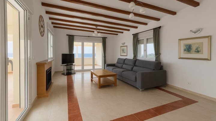 Villa in La Sella mit 4 Schlafzimmern, 4 Bädern, Touristenlizenz sowie Golf- und Meerblick
