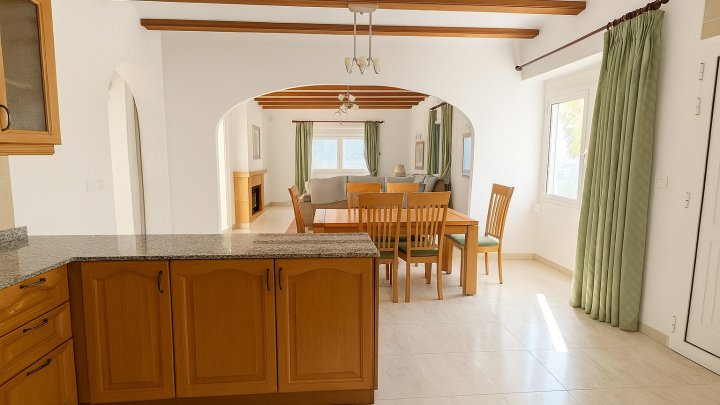 Villa in La Sella mit 4 Schlafzimmern, 4 Bädern, Touristenlizenz sowie Golf- und Meerblick