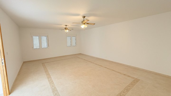 Villa in La Sella mit 4 Schlafzimmern, 4 Bädern, Touristenlizenz sowie Golf- und Meerblick