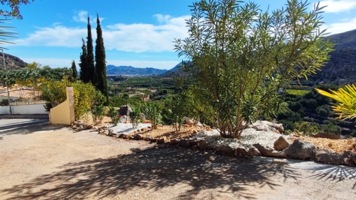 Freistehendes Haus mit 3 Schlafzimmern, 2 Bädern und fantastischem Ausblick, in 2023 renoviert