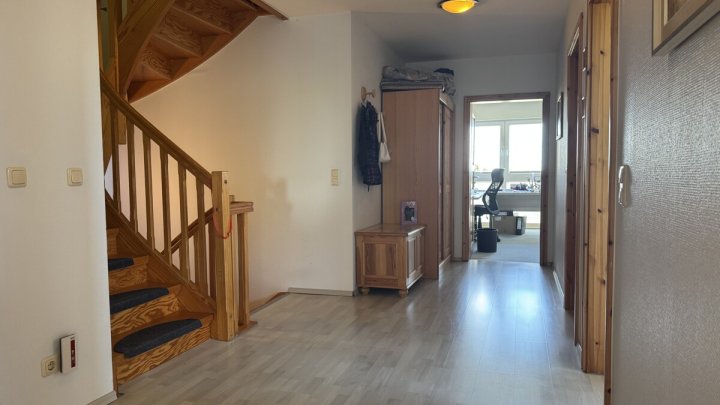 Großzügige Immobilie mit 294,3 m² Wohnfläche & traumhaftem Grundstück – ideal für 4 Parteien