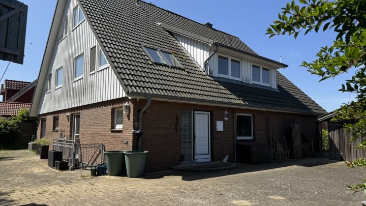 Großzügige Immobilie mit 294,3 m² Wohnfläche & traumhaftem Grundstück – ideal für 4 Parteien