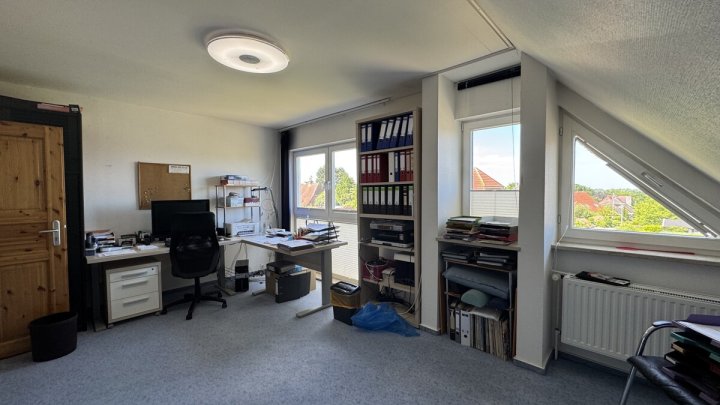 Großzügige Immobilie mit 294,3 m² Wohnfläche & traumhaftem Grundstück – ideal für 4 Parteien