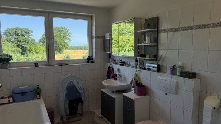 Großzügige Immobilie mit 294,3 m² Wohnfläche & traumhaftem Grundstück – ideal für 4 Parteien