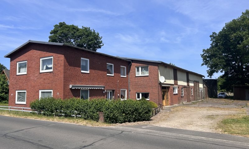 Vielseitiger Resthof mit 2 Wohneinheiten zwischen HH-Norderstedt - Neumünster OTTO STÖBEN GmbH