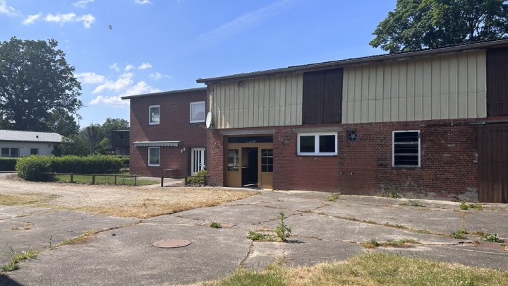 Vielseitiger Resthof mit 2 Wohneinheiten zwischen HH-Norderstedt - Neumünster OTTO STÖBEN GmbH