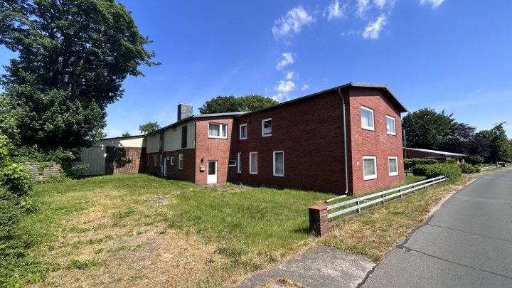 Vielseitiger Resthof mit 2 Wohneinheiten zwischen HH-Norderstedt - Neumünster OTTO STÖBEN GmbH