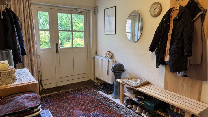 Ehemalige Dorfschule mit historischem Flair, modernem Wohnkomfort und parkähnliche