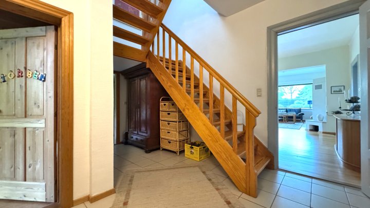 Ehemalige Dorfschule mit historischem Flair, modernem Wohnkomfort und parkähnliche