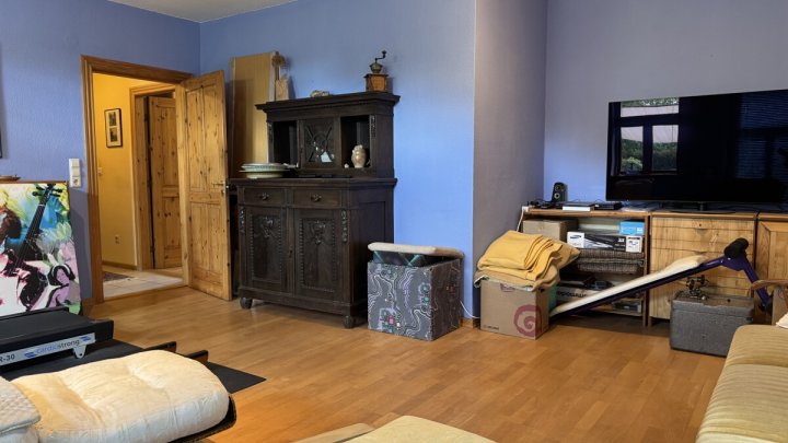 Ehemalige Dorfschule mit historischem Flair, modernem Wohnkomfort und parkähnliche