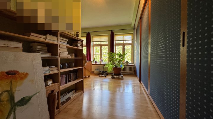 Ehemalige Dorfschule mit historischem Flair, modernem Wohnkomfort und parkähnliche