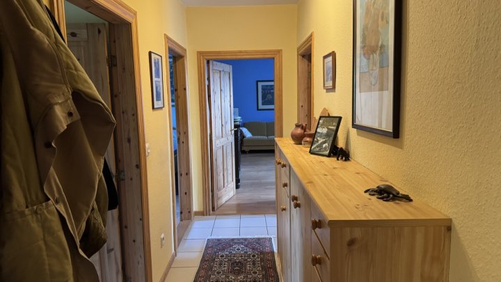 Ehemalige Dorfschule mit historischem Flair, modernem Wohnkomfort und parkähnliche