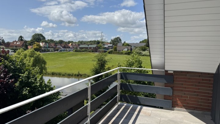 Direkte Wasserlage! Gepflegtes Einfamilienhaus am Fluss in Glückstadt - OTTO STÖBEN GmbH