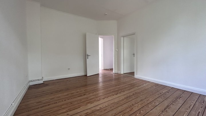 Sanierte Altbauwohnung in zentraler und ruhiger Lage von Neumünster! OTTO STÖBEN GmbH