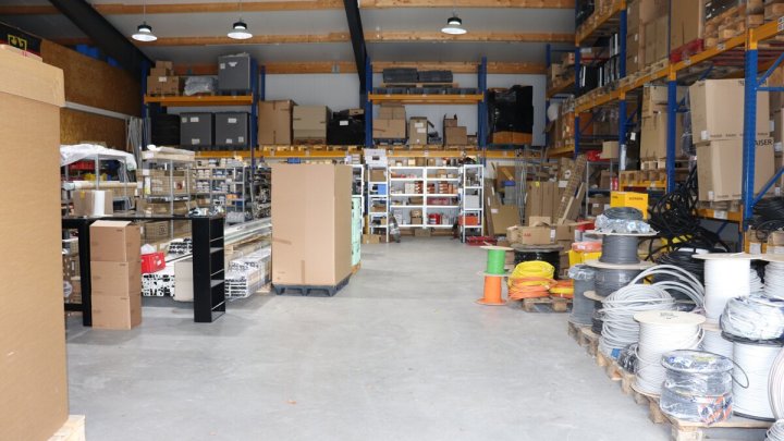 Moderne Gewerbehalle in Büdelsdorf bei Rendsburg zu vermieten! OTTO STÖBEN!