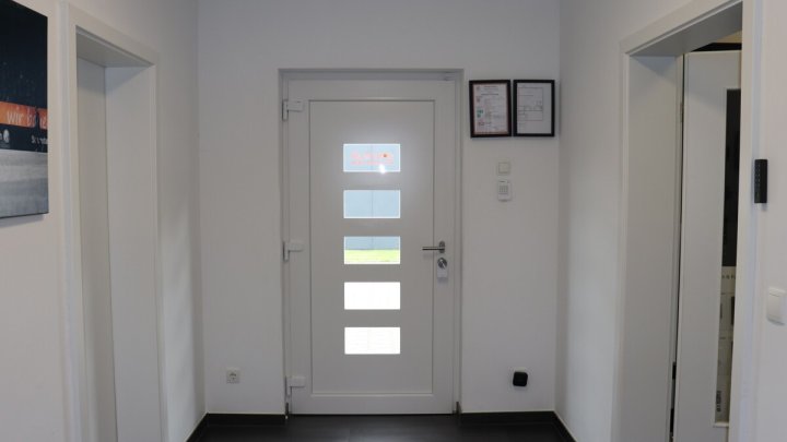 Moderne Gewerbehalle in Büdelsdorf bei Rendsburg zu vermieten! OTTO STÖBEN!