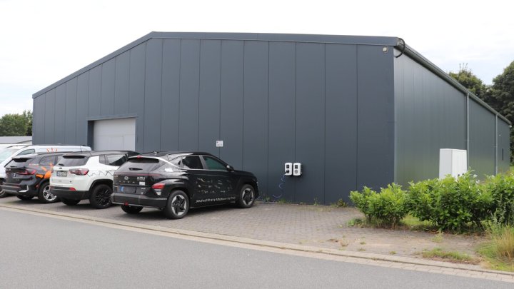 Moderne Gewerbehalle in Büdelsdorf bei Rendsburg zu vermieten! OTTO STÖBEN!