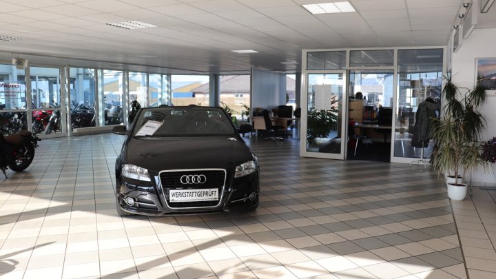 Schleswig St. Jürgen: Autohaus mit Werkstatt und Ausstellungshalle! OTTO STÖBEN!