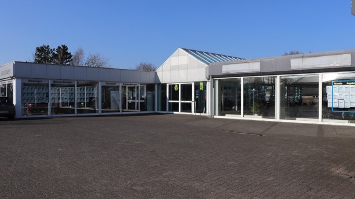 Schleswig St. Jürgen: Autohaus mit Werkstatt und Ausstellungshalle! OTTO STÖBEN!