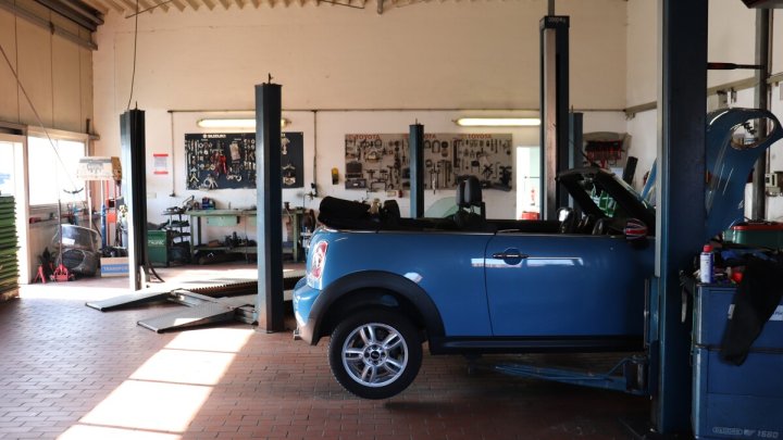 Schleswig St. Jürgen: Autohaus mit Werkstatt und Ausstellungshalle! OTTO STÖBEN!