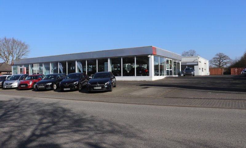 Schleswig St. Jürgen: Autohaus mit Werkstatt und Ausstellungshalle! OTTO STÖBEN!